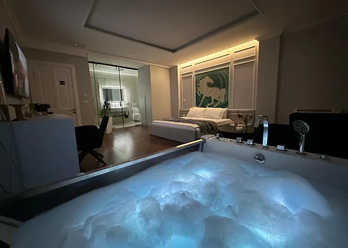 Lunarist - Exclusive Suites With Private Jacuzzi In Blloku
