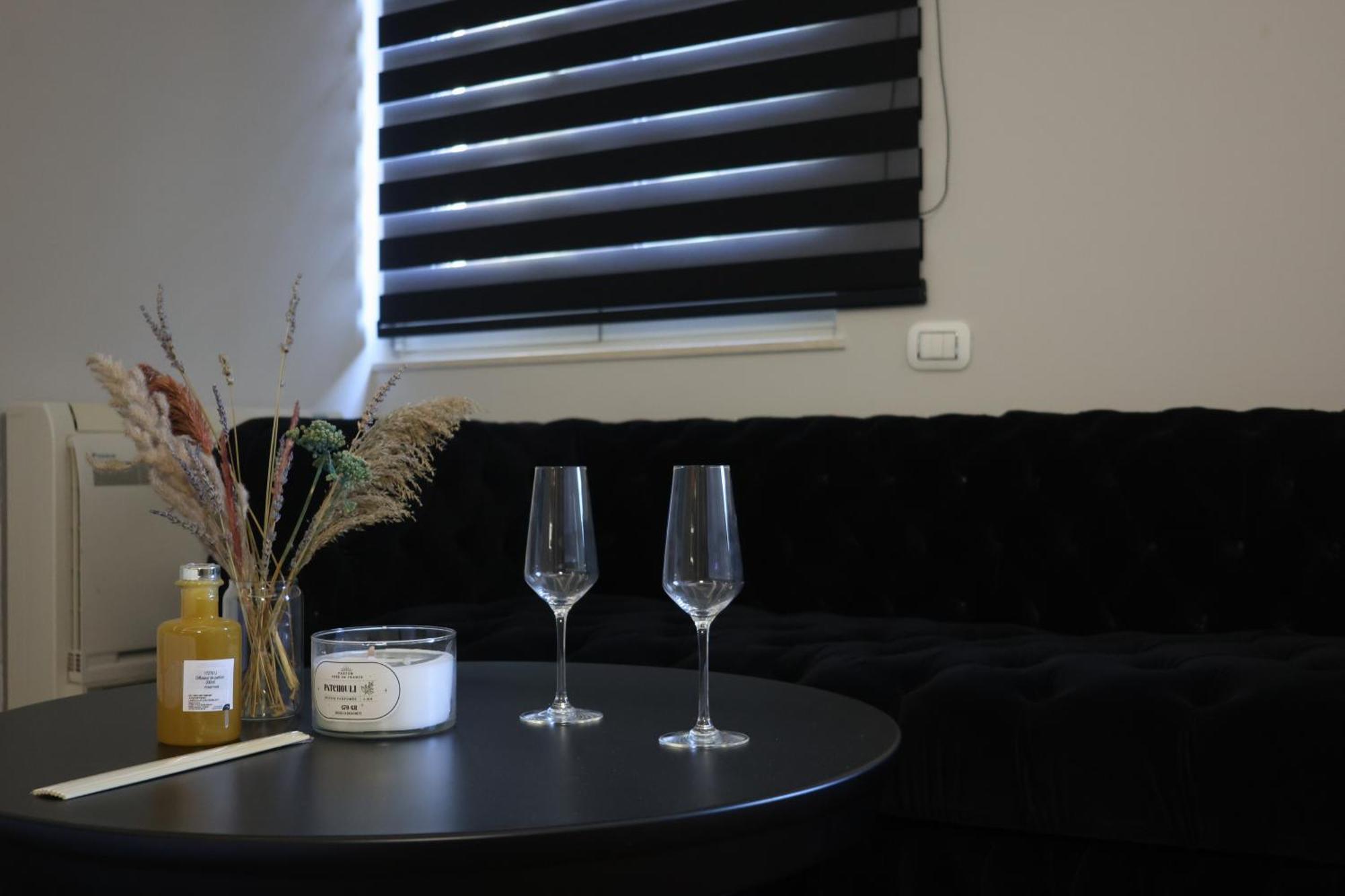 Lunarist - Exclusive With Private Jacuzzi In Blloku * Tirana