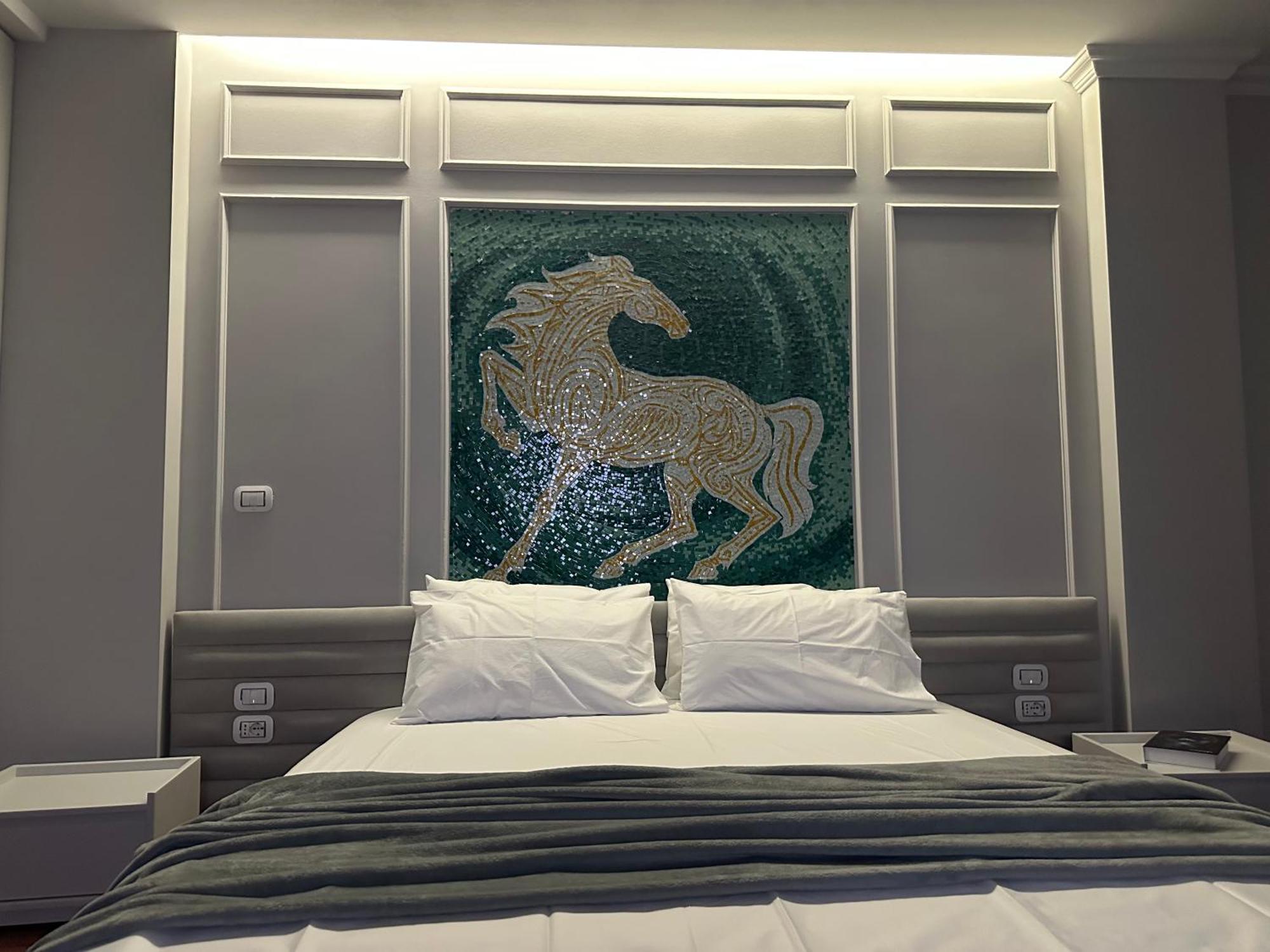 Apartamento Lunarist - Exclusive With Private Jacuzzi In Blloku Tirana
