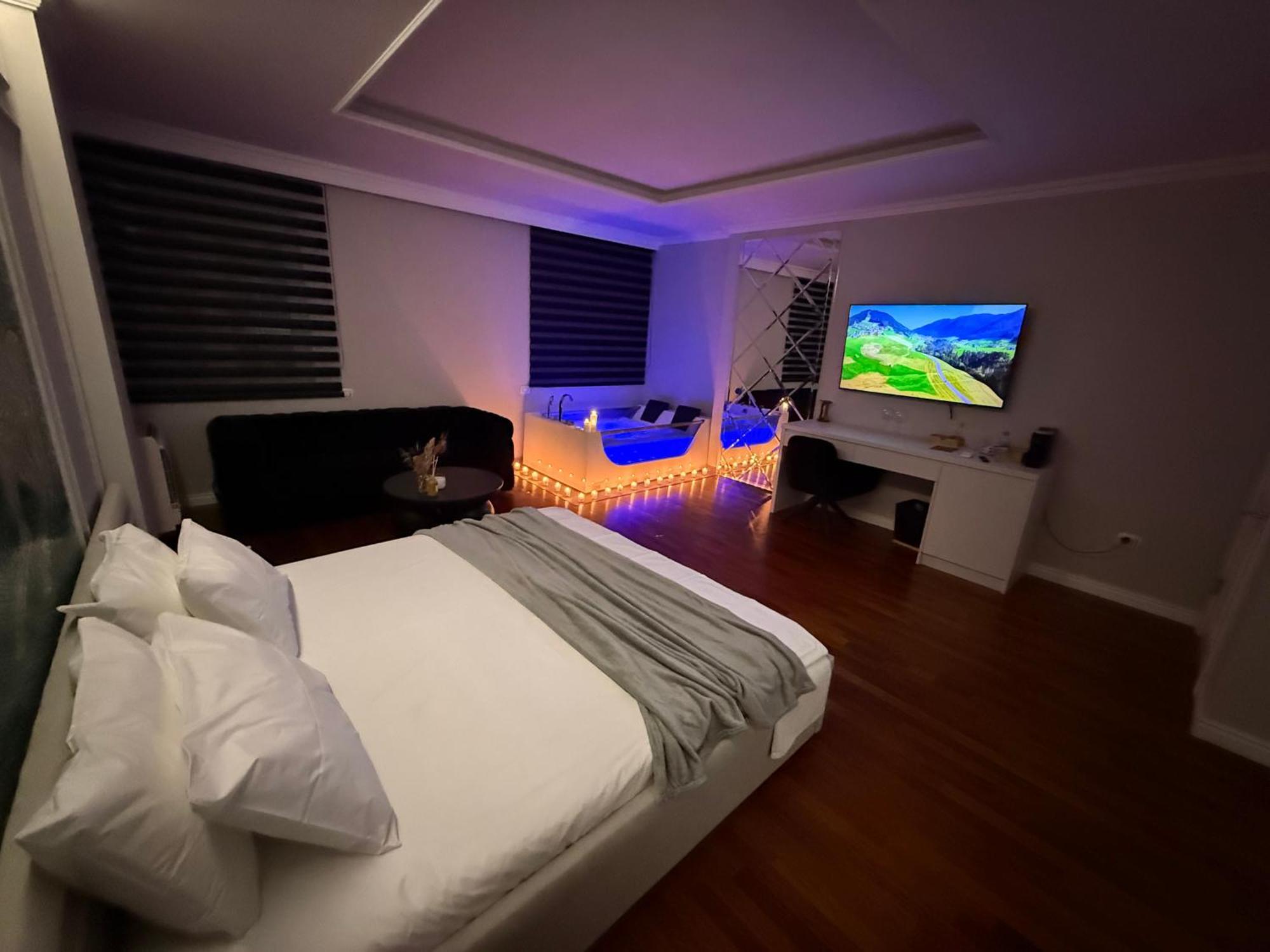 Lunarist - Exclusive With Private Jacuzzi In Blloku * Tirana