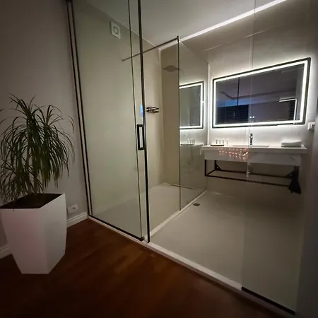 Lunarist - Exclusive Suites With Private Jacuzzi In Blloku Tirana Exterior photo