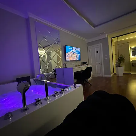 Lunarist - Exclusive Suites With Private Jacuzzi In Blloku Tirana Exterior photo