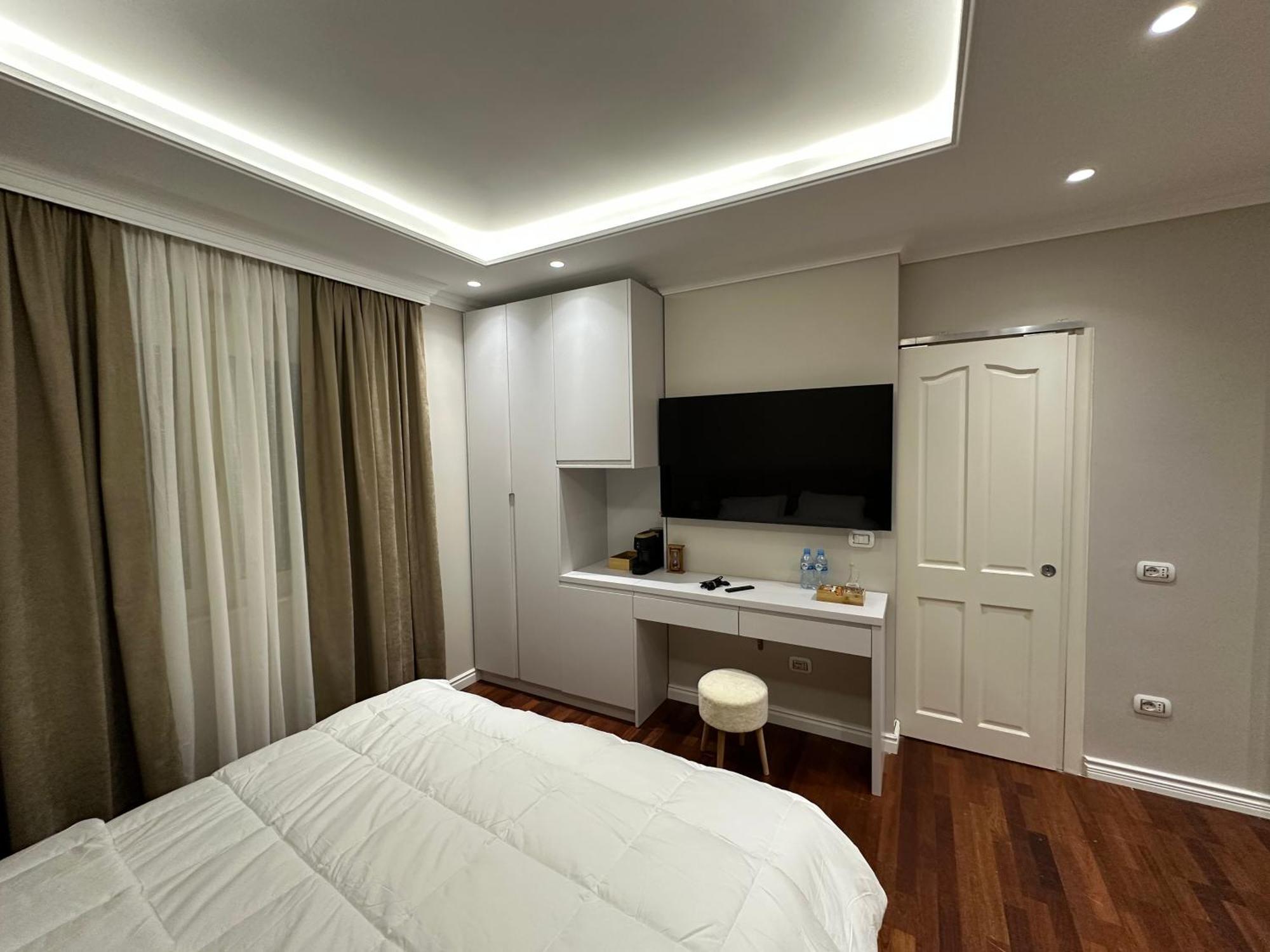 Lunarist - Exclusive With Private Jacuzzi In Blloku Tirana